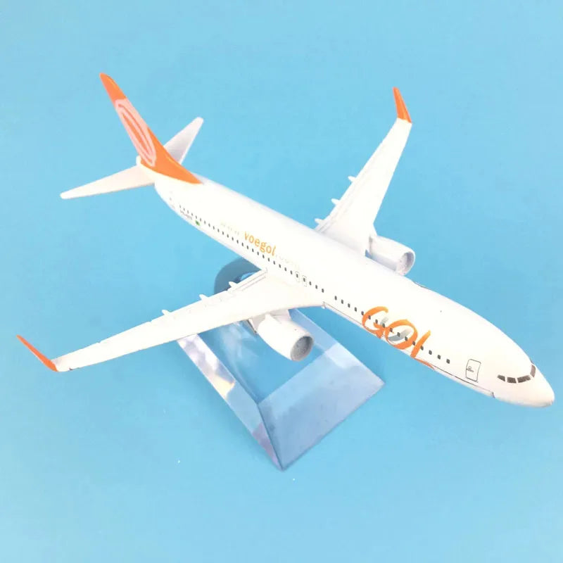 1:400 Scale 737-800 Diecast Airplane Model – 16cm