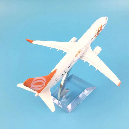 1:400 Scale 737-800 Diecast Airplane Model – 16cm