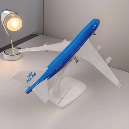 1:400 Diecast Boeing 747 Model Airplane with Landing Gear