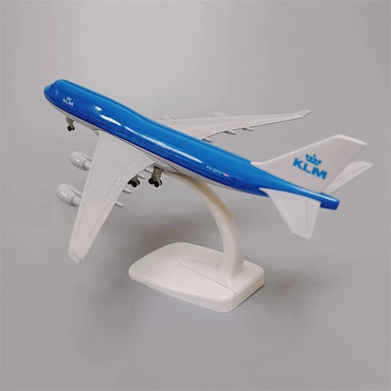 1:400 Diecast Boeing 747 Model Airplane with Landing Gear